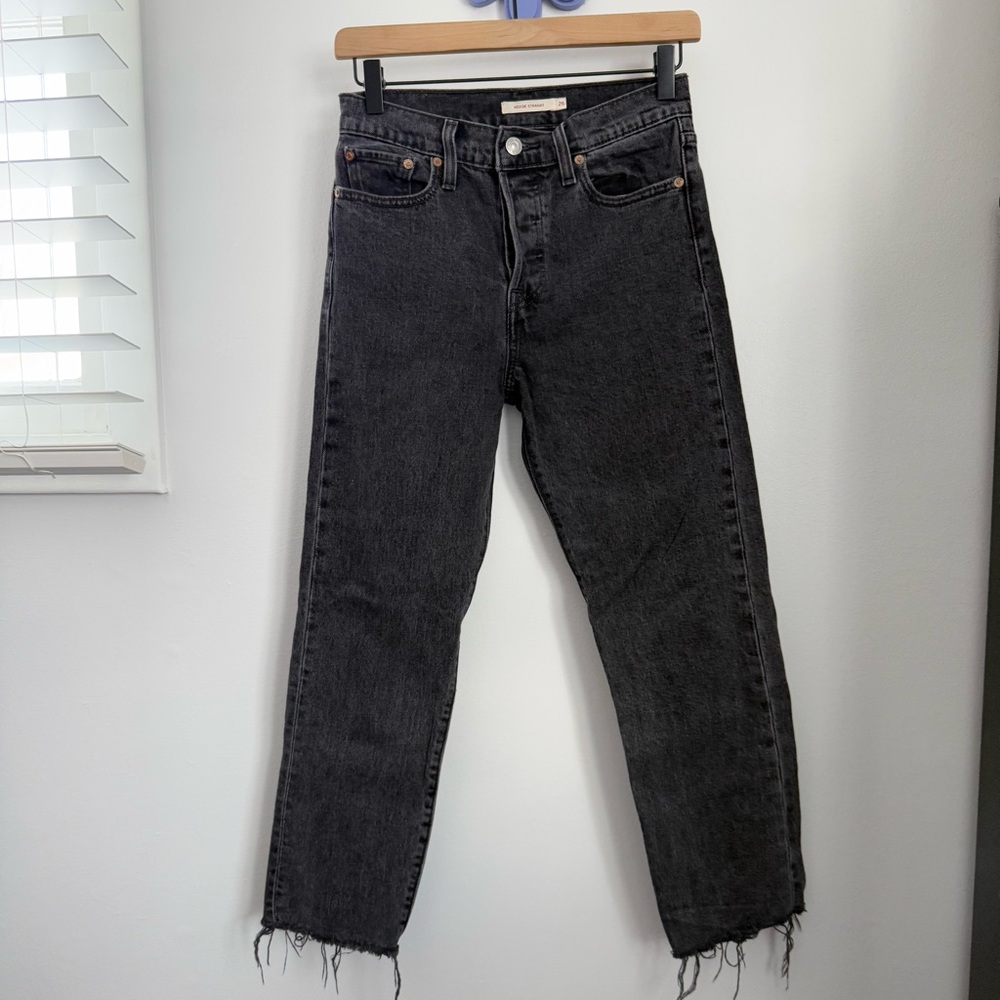 Levi's Black Cropped Jeans
